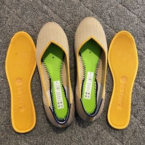 Excellent used condition Rothy’s flats 8.5